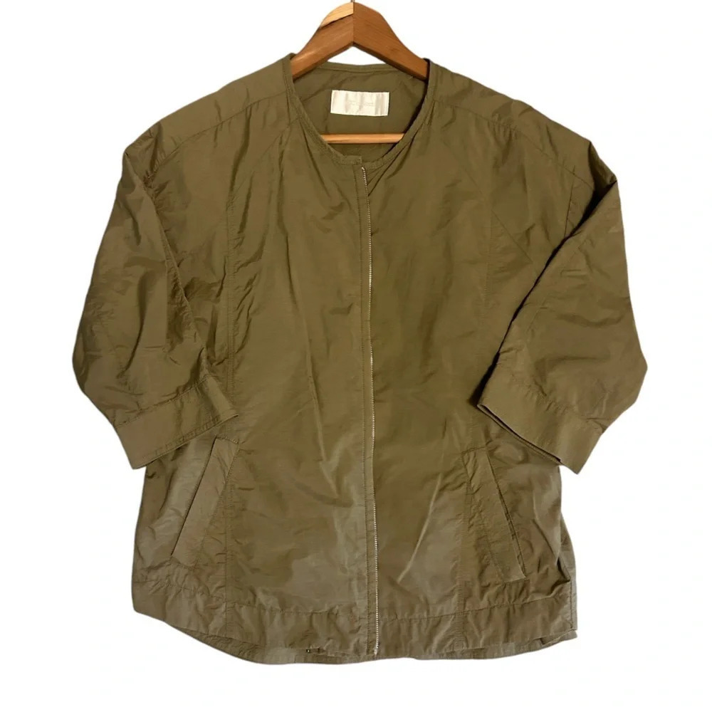 “CC Collect” zip  up short sleeved coat/shirt size S excellent condition